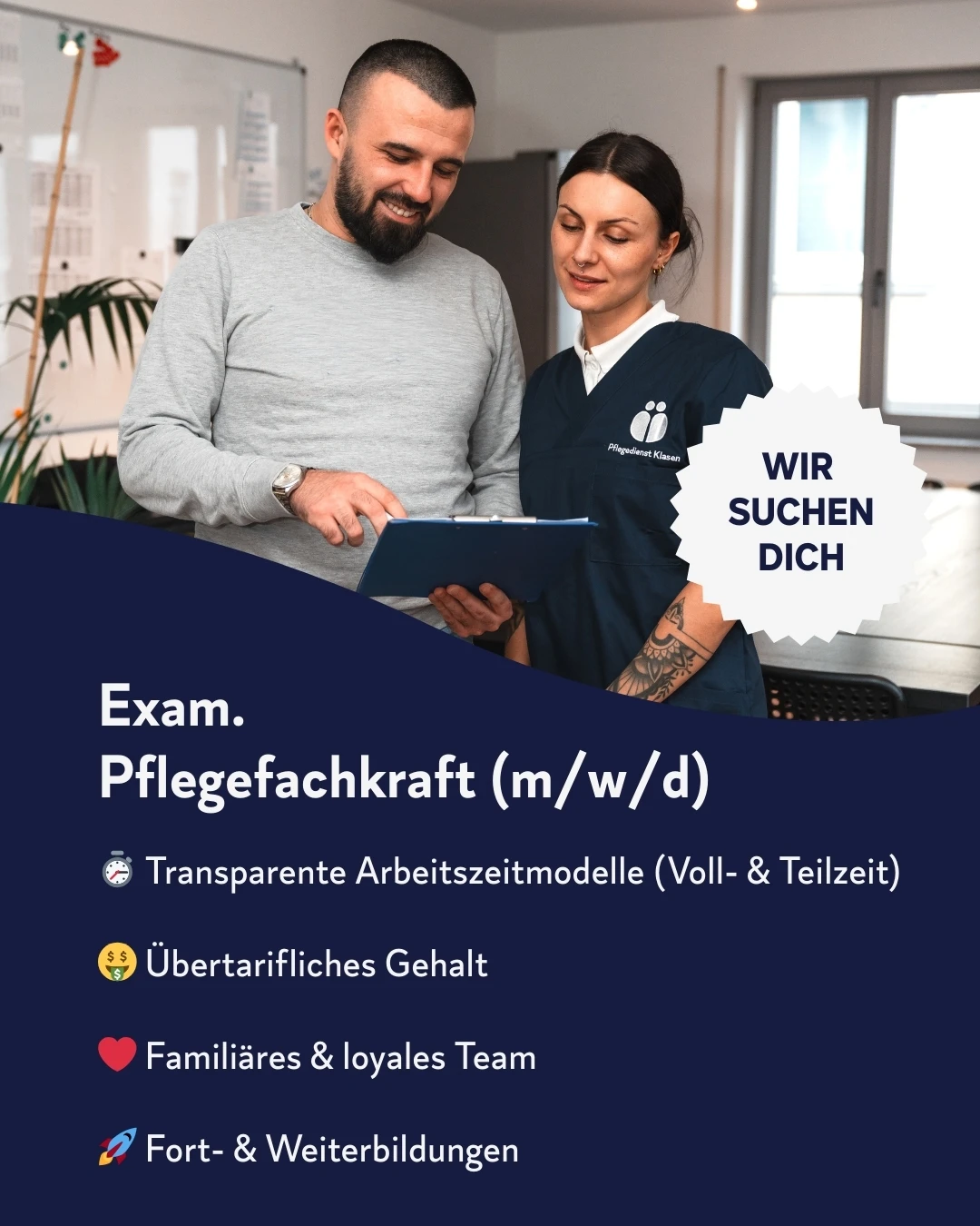 Zwei Pflegekräfte besprechen offene Stellen im Pflegedienst Klasen und betonen Teamarbeit und Weiterbildungsmöglichkeiten.