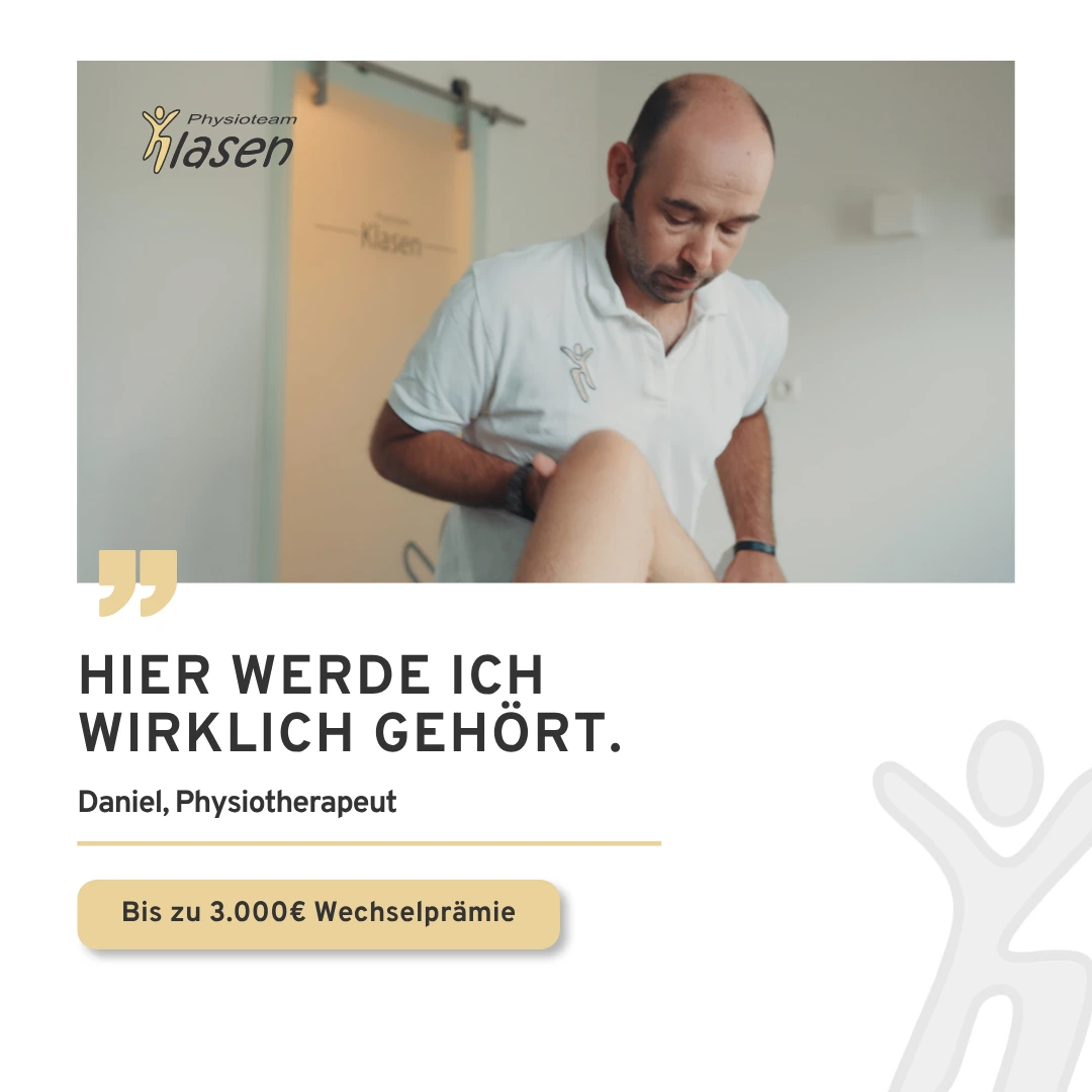 Physiotherapeut Daniel bei der Behandlung eines Patienten im Physioteam Klasen. Mitarbeitergewinnung und Wechselprämie.